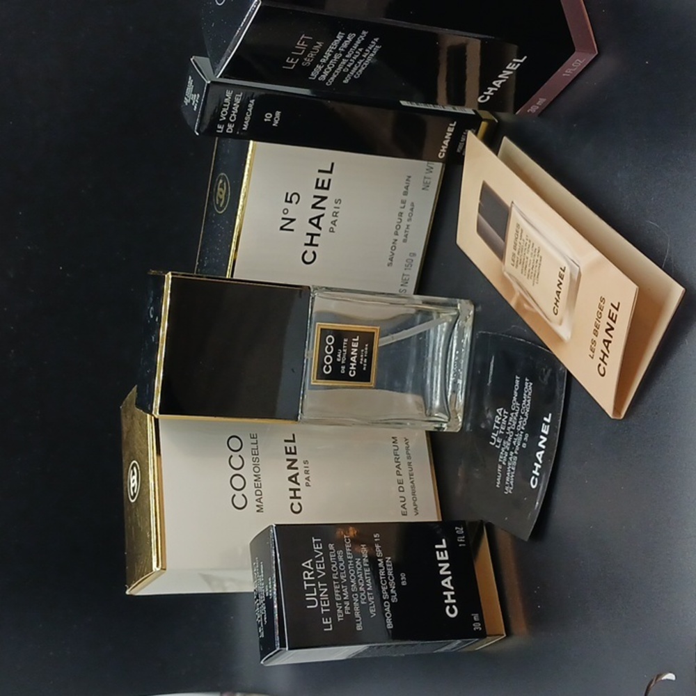 Chanel - 8 Empty Chanel Products, Empty COCO bottle, Empty Boxes and Samples